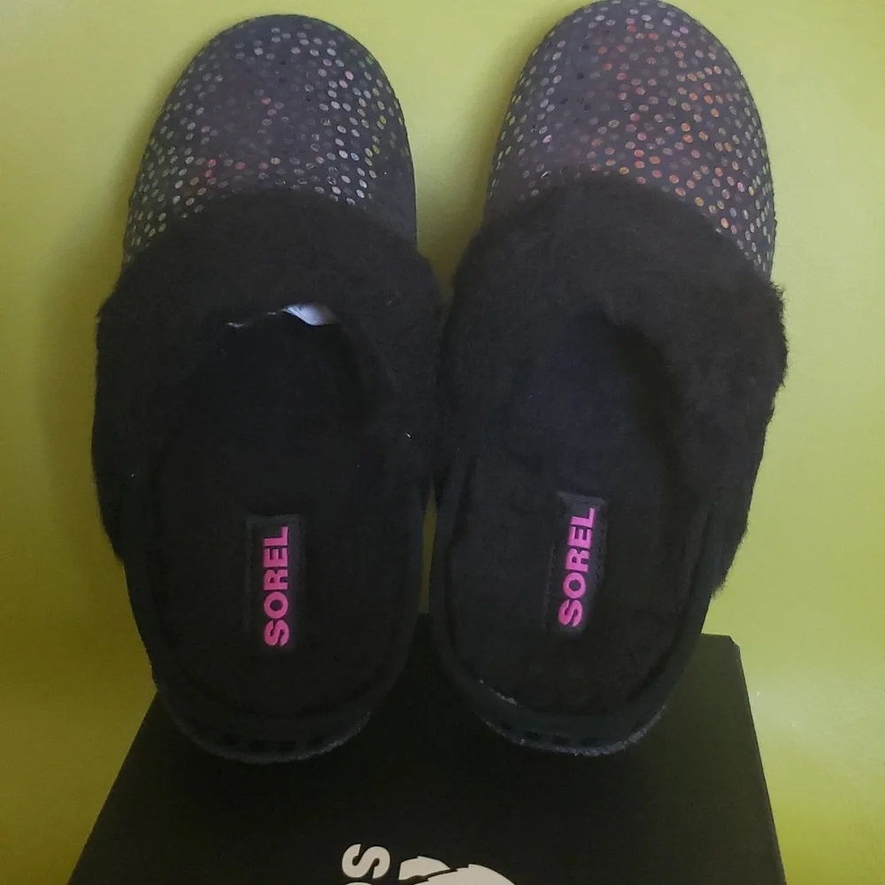 SOREL Girl's Nakiska Iridescent Polka Dot Suede Slippers